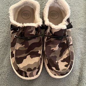 Camouflage hey dudes gently used size 9